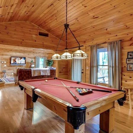 Вілла Great Location Pool Table Hot Tub Гатлінбург Екстер'єр фото